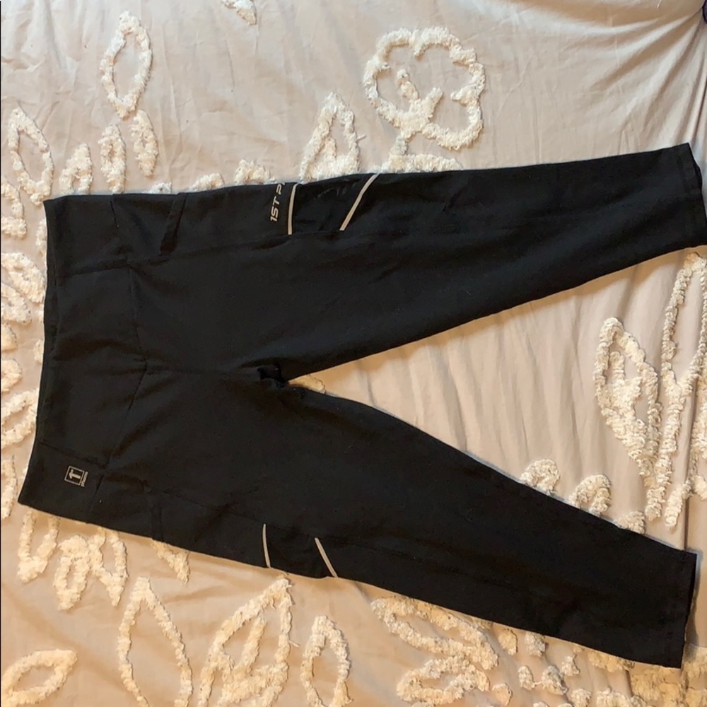 1st Phorm Black 3/4 leggings with pockets